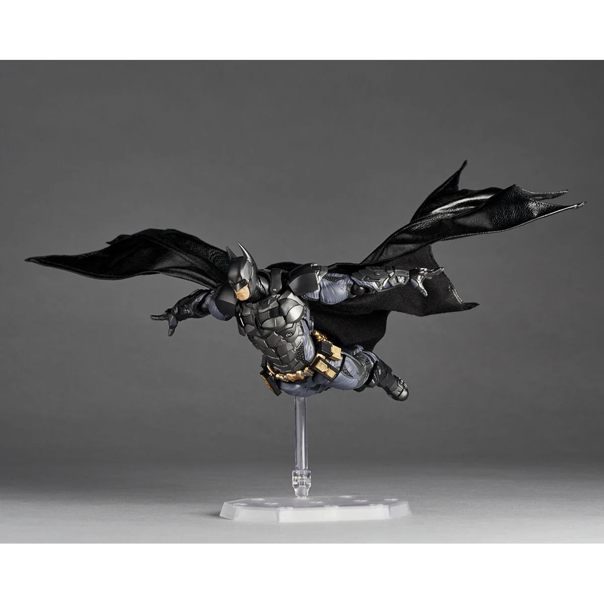 (PREVENTA) Batman: Arkham Knight Batman Revoltech Amazing Yamaguchi Action Figure