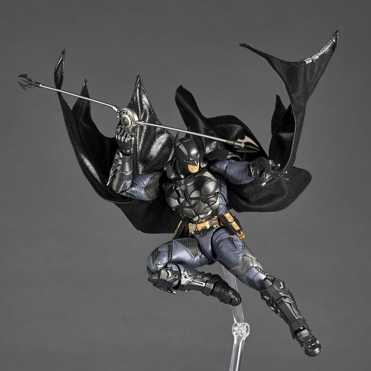 (PREVENTA) Batman: Arkham Knight Batman Revoltech Amazing Yamaguchi Action Figure