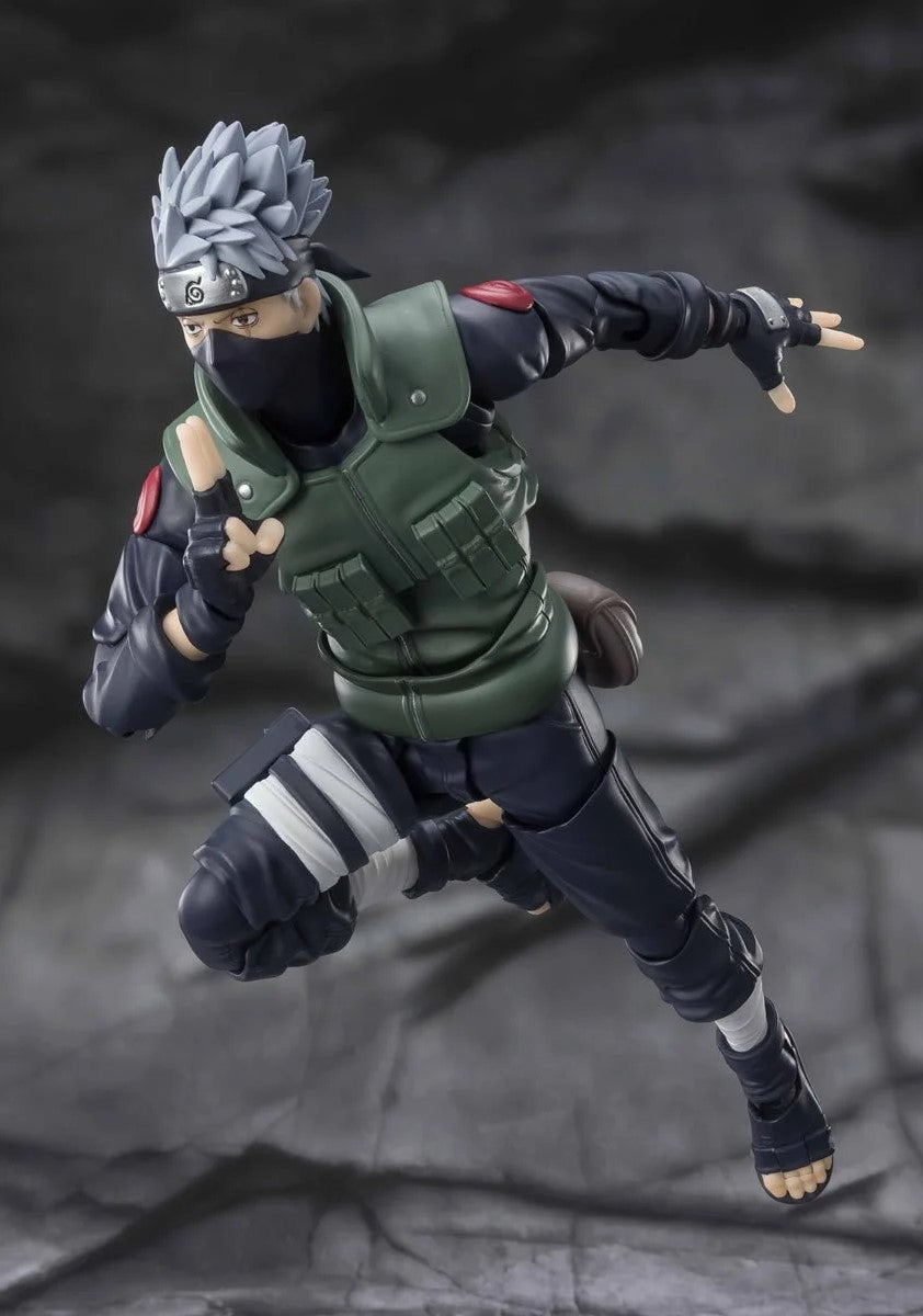 Naruto Shippuden Kakashi Hatake The famed Sharingan Hero S.H.Figuarts Action Figure