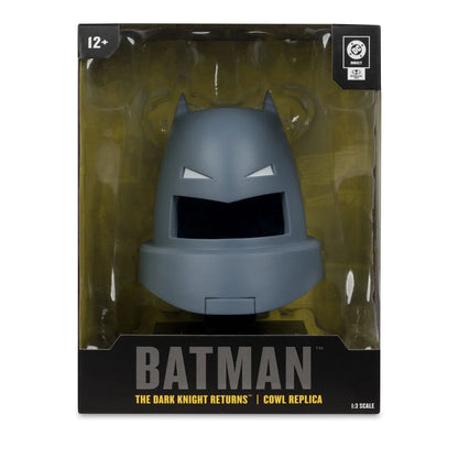 (PREVENTA) DC Direct Prop Replica Armored Batman Cowl (The Dark Knight Returns) 1:3 Scale