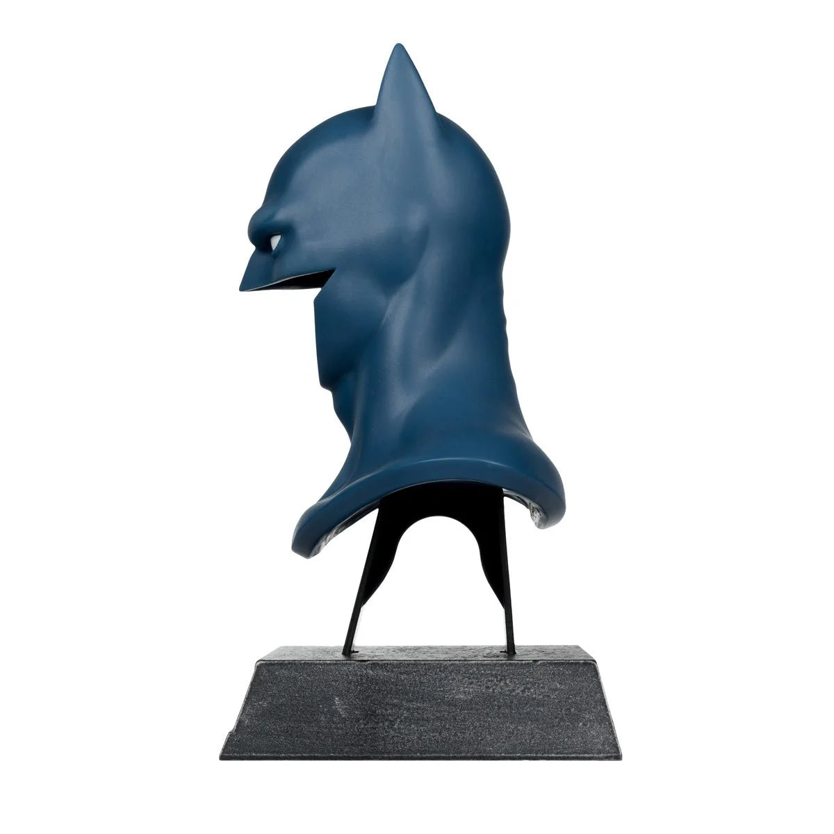 (PREVENTA) DC Direct Prop Replica Wave 2 Batman Hush 1:3 Scale Cowl